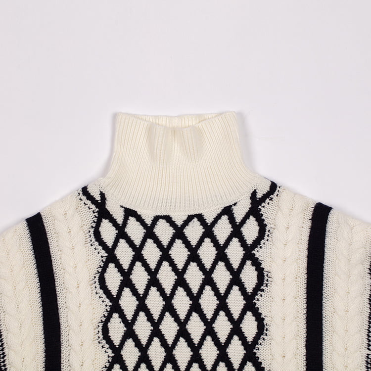 SM-K0045 Pulover din tricot gros din mohair, cu gât înalt, în contrast SM-K0045 Pulover din tricot gros din mohair, cu gât înalt, în contrast