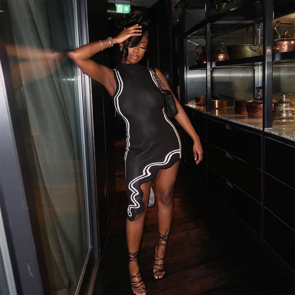 SM-K0079 Rochie tricotată asimetrică fără mâneci cu dungi neregulate SM-K0079 Rochie tricotată asimetrică fără mâneci cu dungi neregulate