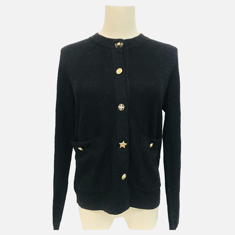 D23-502B Cardigan negru din tricot cu mânecă lungă și decolteu